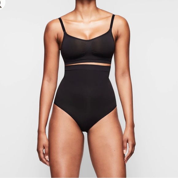 SKIMS - SCULPTING HIGH WAIST BRIEF - Picture 2 of 7